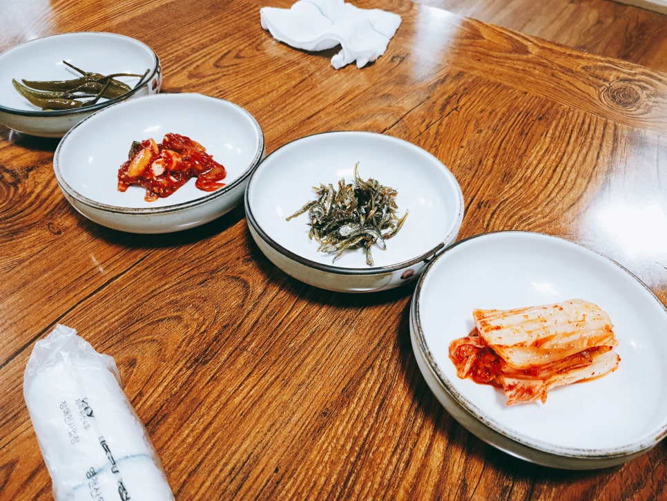 Jeju Travel with a 16-Month-Old: Doduhenyeo's House, Abalone Cold Soup, Sashimi Rice Bowl, and Abalone Porridge - Day 1 photo 7