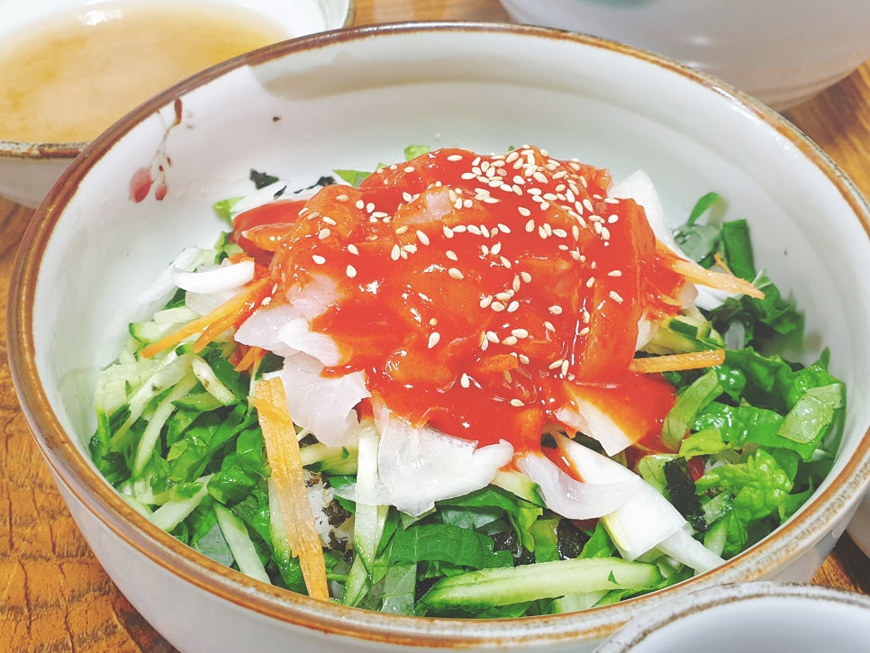 Jeju Travel with a 16-Month-Old: Doduhenyeo's House, Abalone Cold Soup, Sashimi Rice Bowl, and Abalone Porridge - Day 1 photo 9