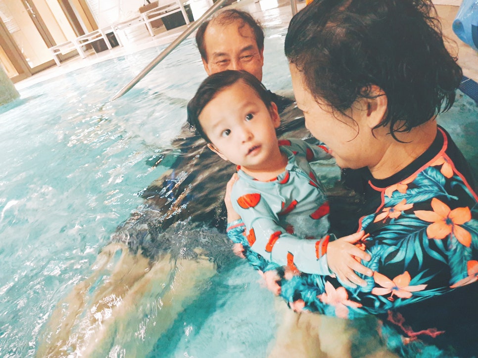 Jeju Travel with a 16-Month-Old: Shinhwa World Indoor Pool, Baby Pool, Day 1 photo 15