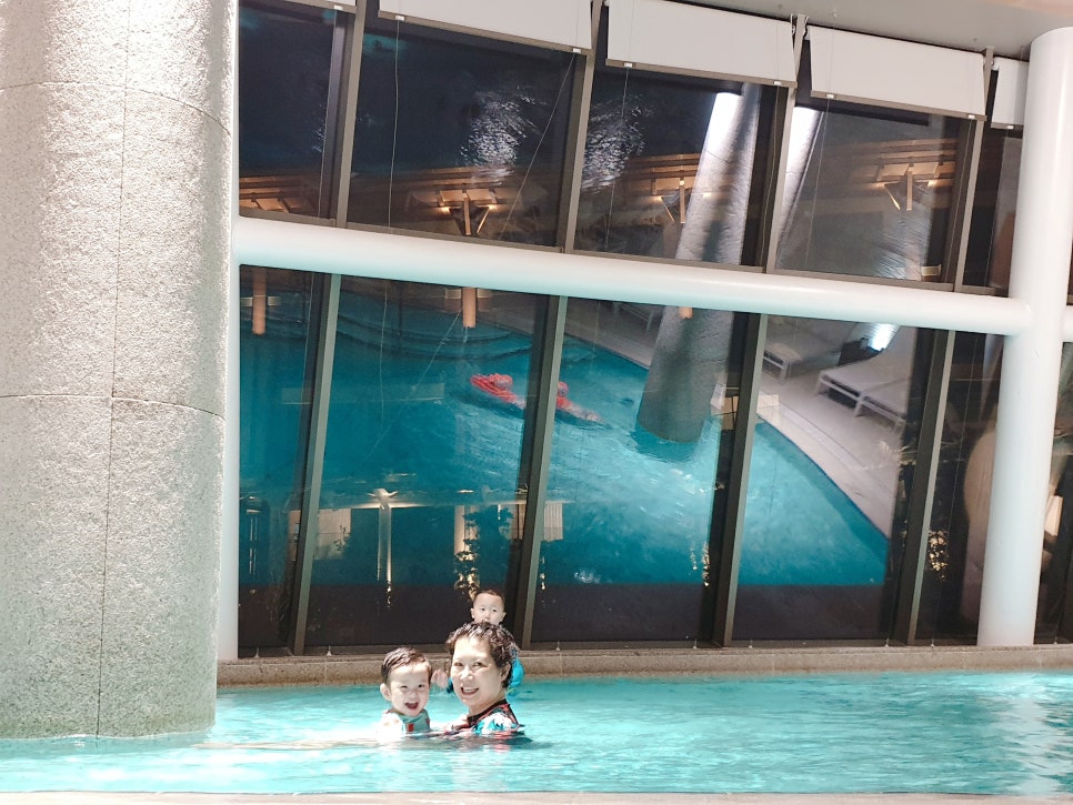 Jeju Travel with a 16-Month-Old: Shinhwa World Indoor Pool, Baby Pool, Day 1 photo 16