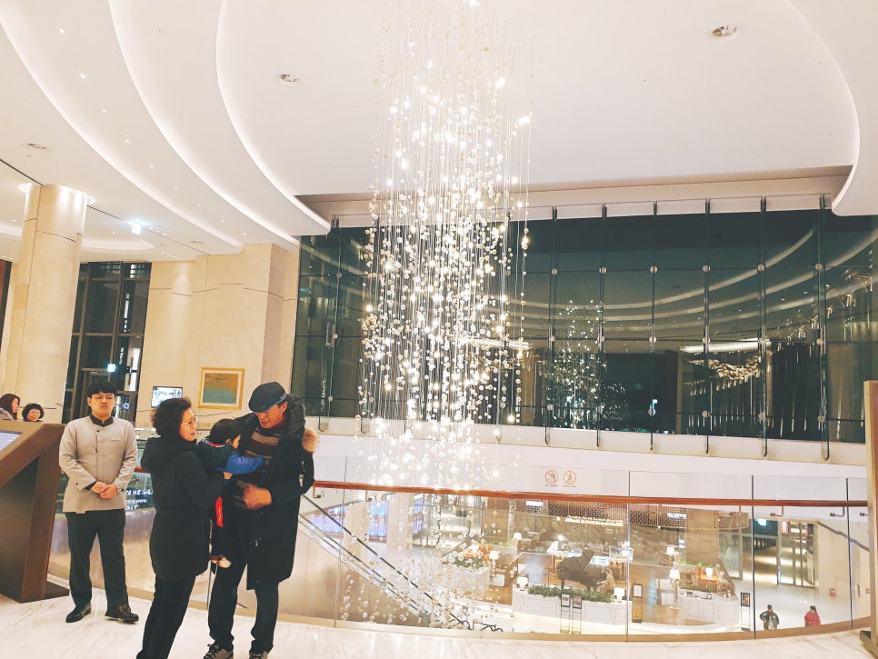 Jeju Travel with a 16-Month-Old: Shinhwa World Indoor Pool, Baby Pool, Day 1 photo 19