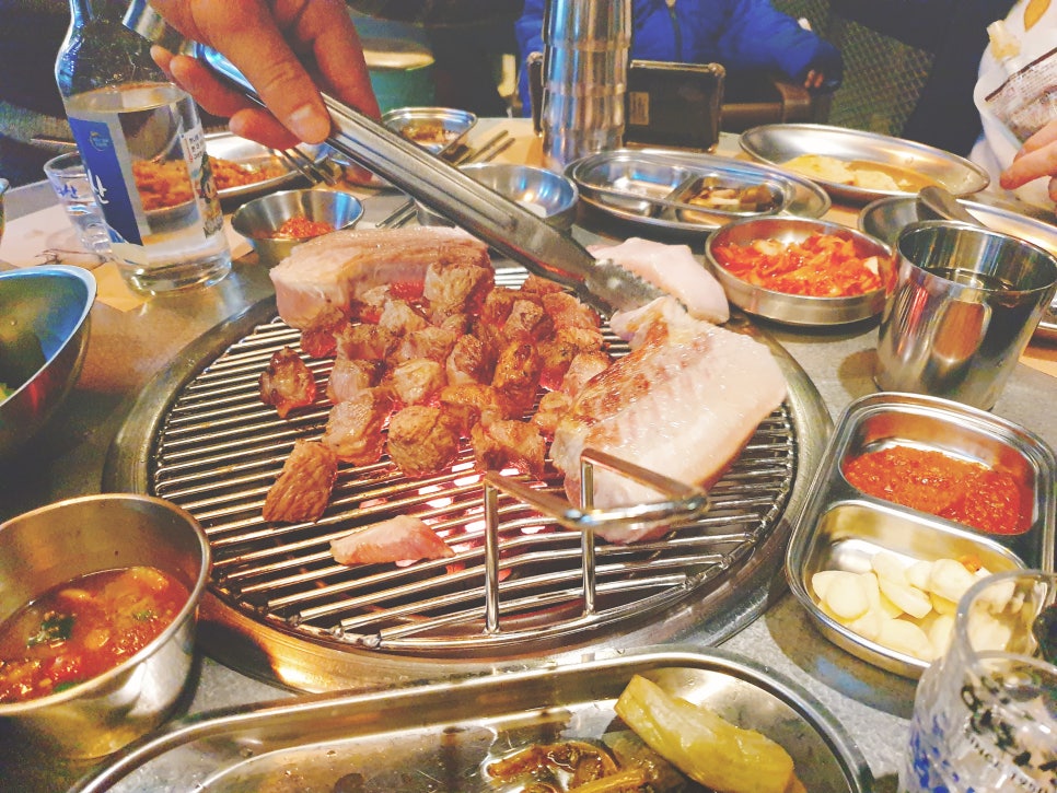 Jeju Travel with a 16-Month-Old: Jeju Shinhwa World, Samgeori Butcher, Jeju Pork, Day 1 photo 8