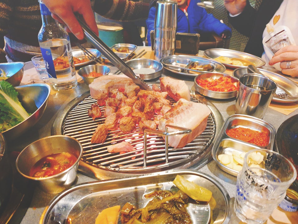 Jeju Travel with a 16-Month-Old: Jeju Shinhwa World, Samgeori Butcher, Jeju Pork, Day 1 photo 9