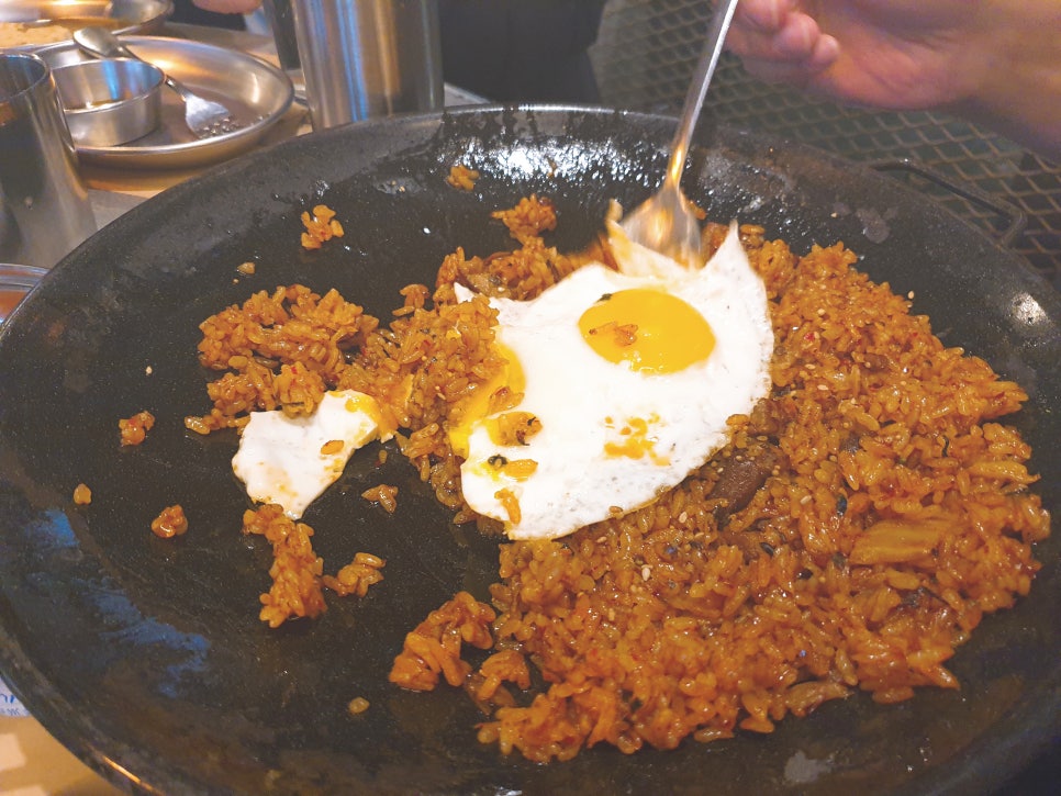 Jeju Travel with a 16-Month-Old: Jeju Shinhwa World, Samgeori Butcher, Jeju Pork, Day 1 photo 10