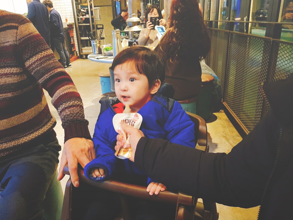 Jeju Travel with a 16-Month-Old: Jeju Shinhwa World, Samgeori Butcher, Jeju Pork, Day 1 photo 11
