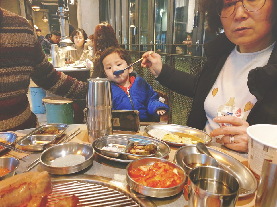 Jeju Travel with a 16-Month-Old: Jeju Shinhwa World, Samgeori Butcher, Jeju Pork, Day 1 photo 13