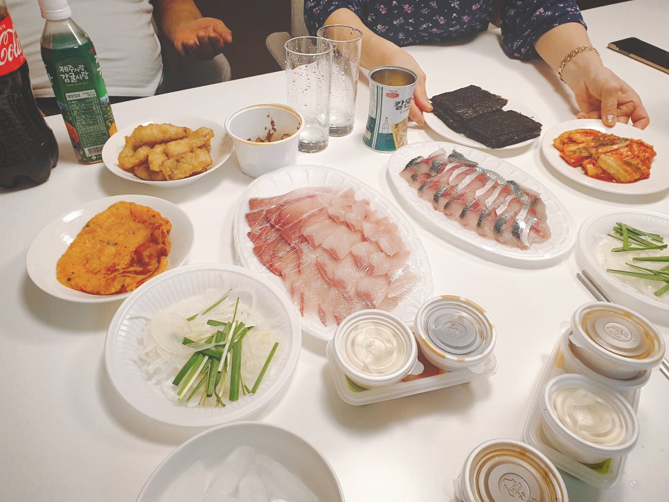 Jeju Trip with a 16-Month-Old Baby: Marado Seafood Restaurant Takeout, Bigeye Tuna and Mackerel Sashimi, Unexpected Hidden Gems, Day 1 photo 4