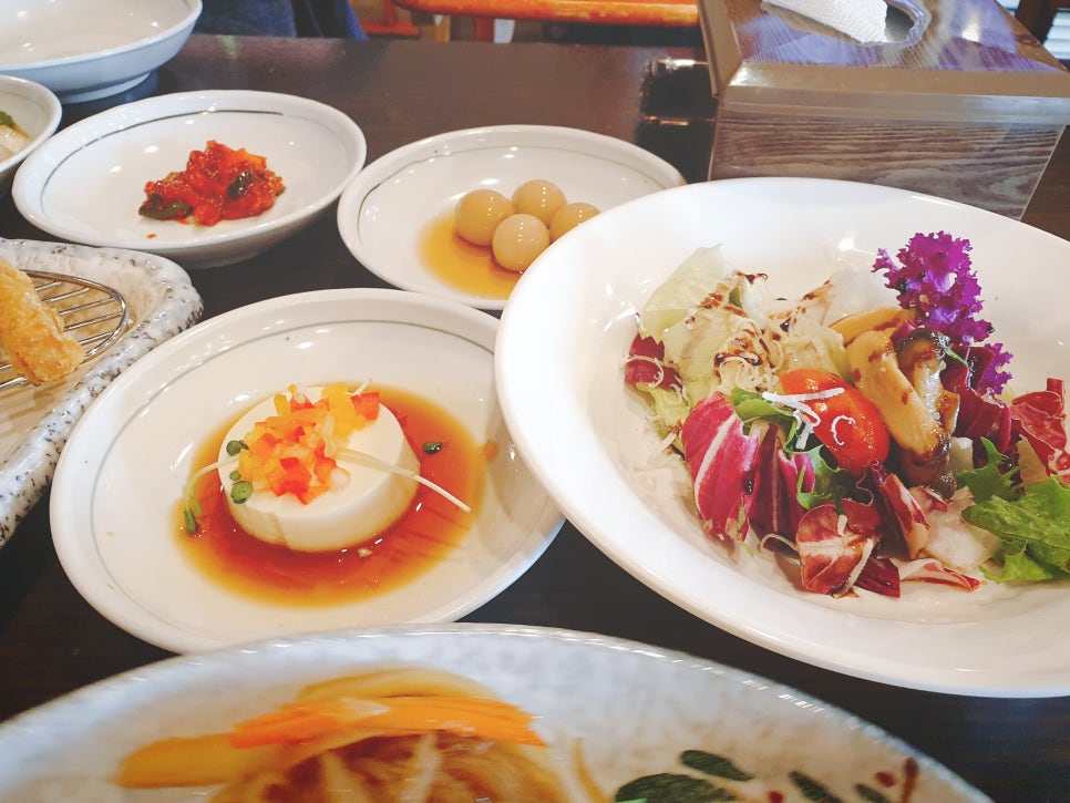 Jeju Travel with a 16-Month-Old Baby: Day 2 at Chunshim's House - Grilled and Braised Hairtail near Shinwa World photo 11