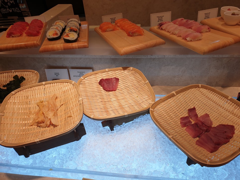 Traveling to Jeju with a 16-Month-Old: A Great Experience at Jeju Shinhwa World Resort's Unlimited Lobster Dining photo 17