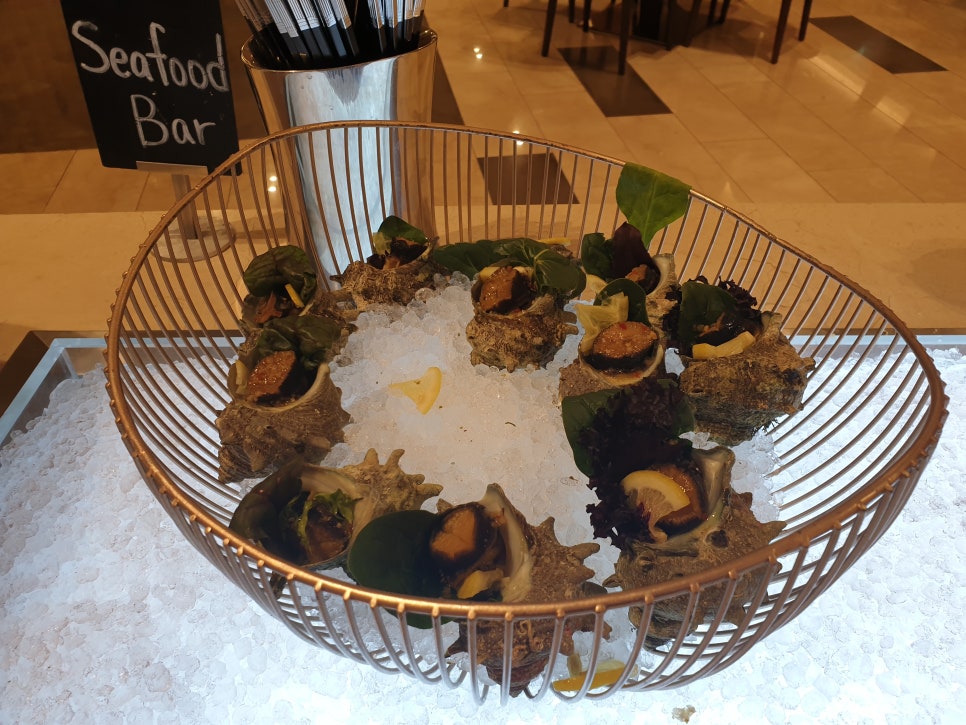 Traveling to Jeju with a 16-Month-Old: A Great Experience at Jeju Shinhwa World Resort's Unlimited Lobster Dining photo 18