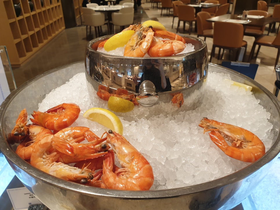 Traveling to Jeju with a 16-Month-Old: A Great Experience at Jeju Shinhwa World Resort's Unlimited Lobster Dining photo 19