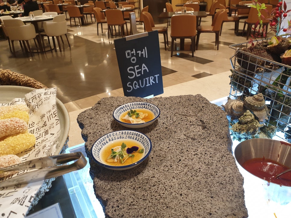 Traveling to Jeju with a 16-Month-Old: A Great Experience at Jeju Shinhwa World Resort's Unlimited Lobster Dining photo 21