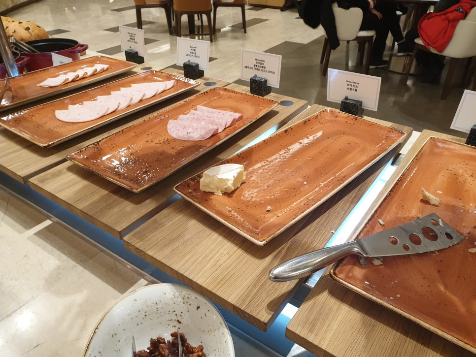 Traveling to Jeju with a 16-Month-Old: A Great Experience at Jeju Shinhwa World Resort's Unlimited Lobster Dining photo 24