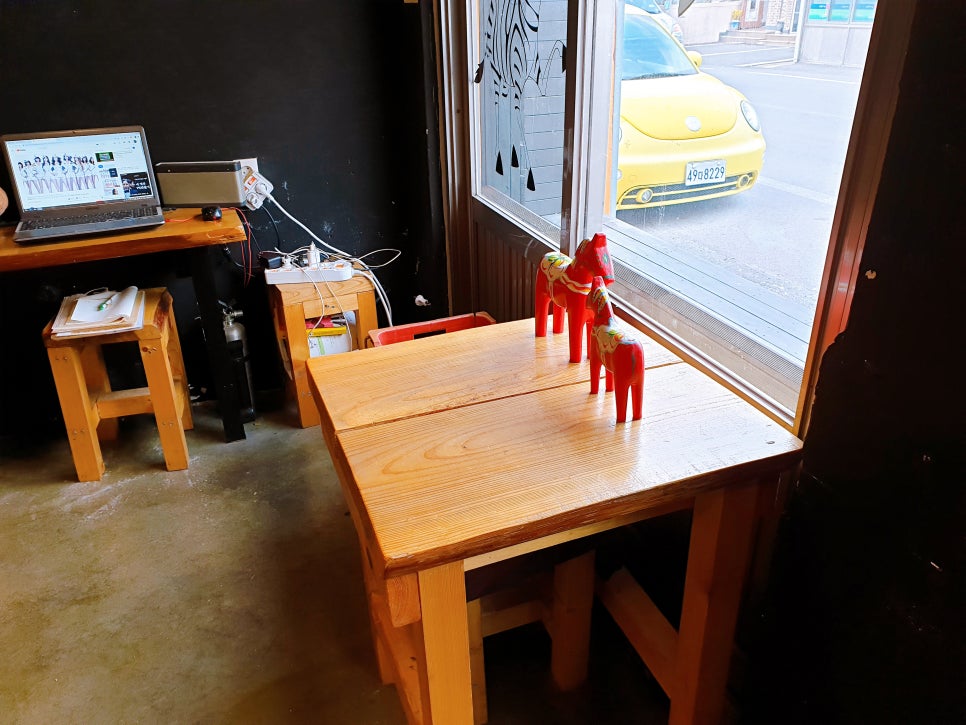 Jeju Travel with a 16-Month-Old: Seongsan Ilchulbong, Horse Meat Burger, and Black Pork Burger at Papaya photo 9