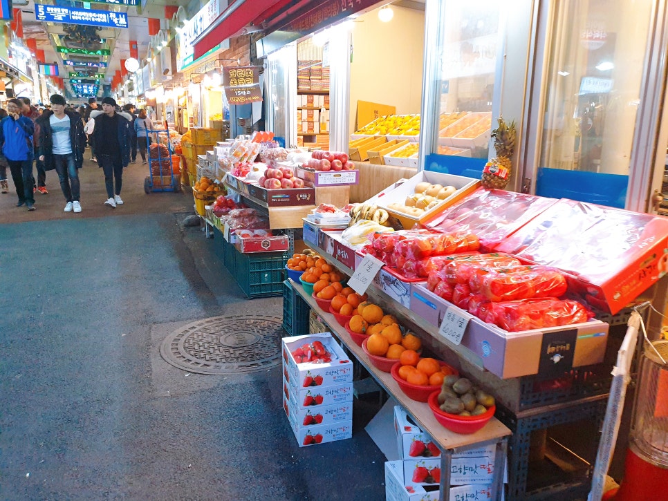 Traveling to Jeju with a 16-Month-Old: Olle Market, Manong Chicken, Octopus Bread, and Black Pork Guo Ba Rou photo 4