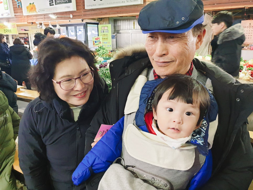 Traveling to Jeju with a 16-Month-Old: Olle Market, Manong Chicken, Octopus Bread, and Black Pork Guo Ba Rou photo 9