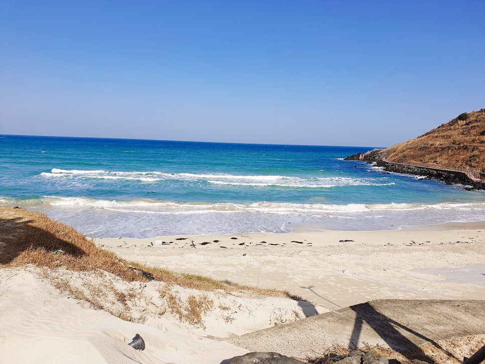 Traveling to Jeju with a 16-Month-Old: Hamdeok Seahoe Beach and Jeju Hanwha Resort photo 5