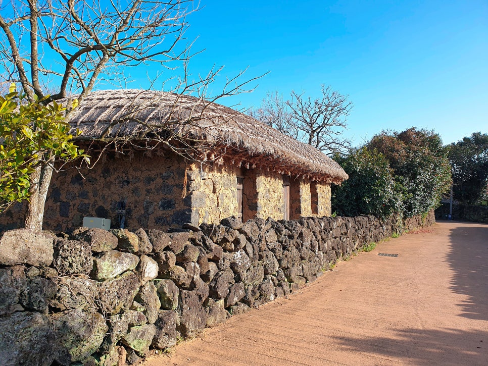 Traveling to Jeju with a 16-Month-Old Baby: Exploring Seongeup Folk Village photo 7
