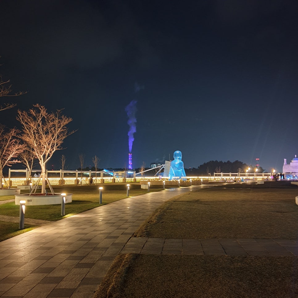 Winter Samcheok Sol Beach: Evening Arcade and Night Views photo 3