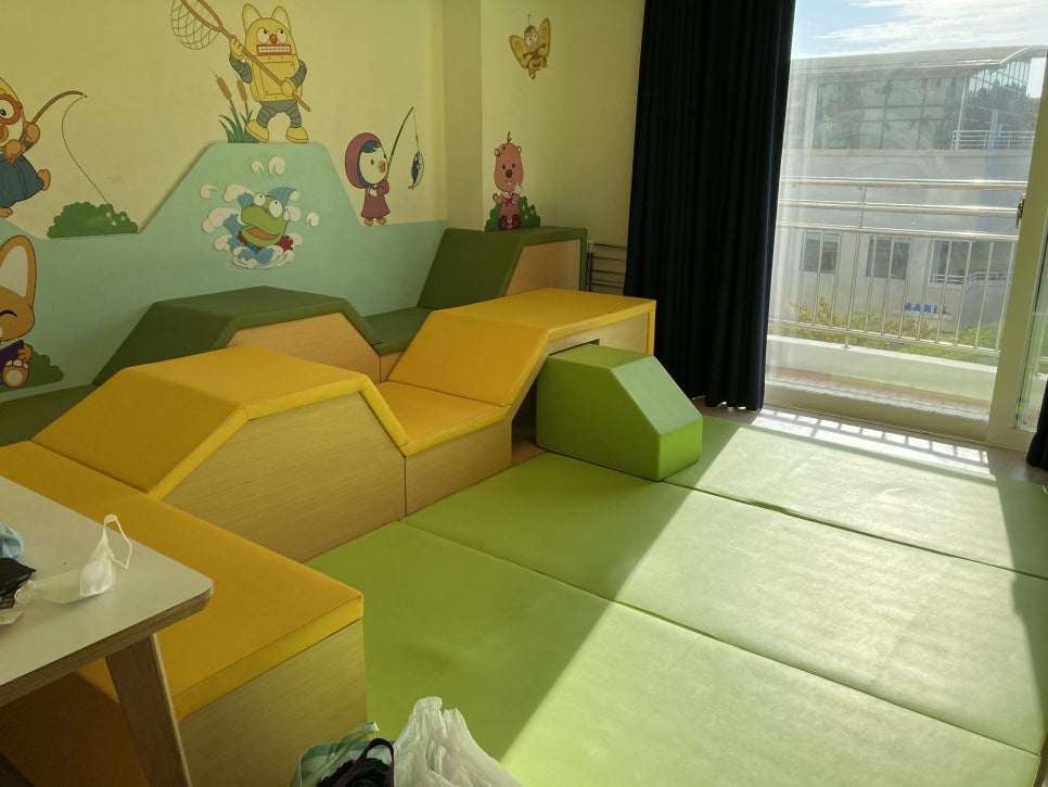 Daechon Hanwha Resort Paros Pororo Read Room Travel with Kids photo 2