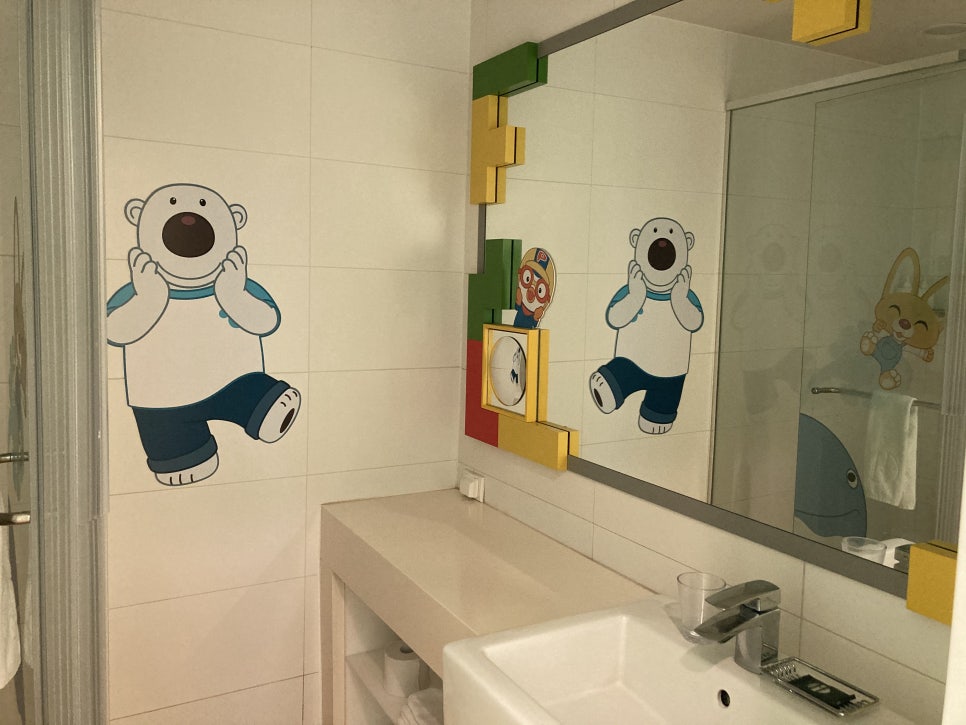 Daechon Hanwha Resort Paros Pororo Read Room Travel with Kids photo 14