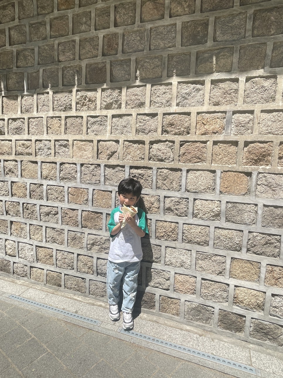 Children's Day Seoul Tour: City Hall Plaza, Deoksugung Palace, Doldam Kong Banana Crepe, City Tour Bus photo 7