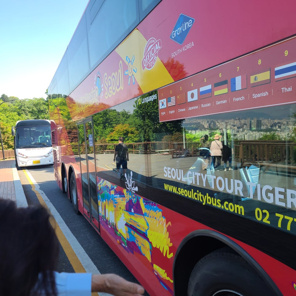 Children's Day Seoul Tour: City Hall Plaza, Deoksugung Palace, Doldam Kong Banana Crepe, City Tour Bus photo 13