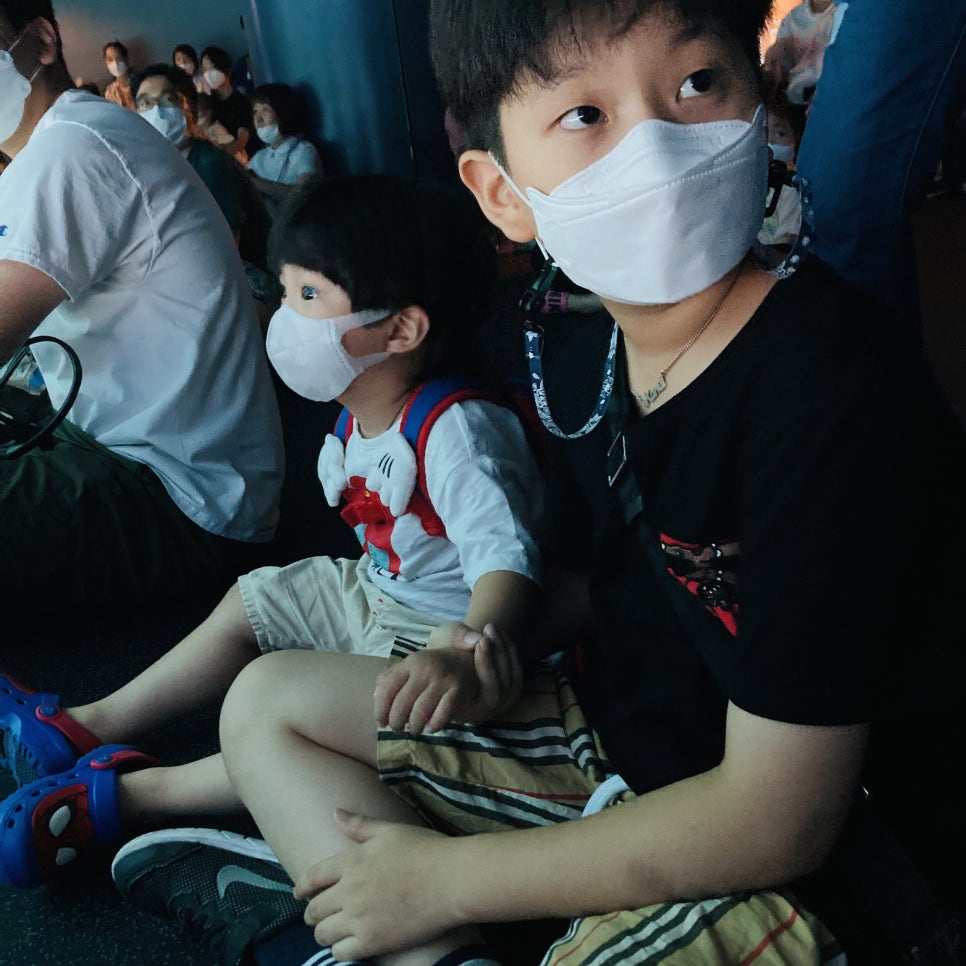 Places to Visit in Seoul with Kids: Hanwha 63 Aqua Planet Seoul Aquarium and Mermaid Show photo 8