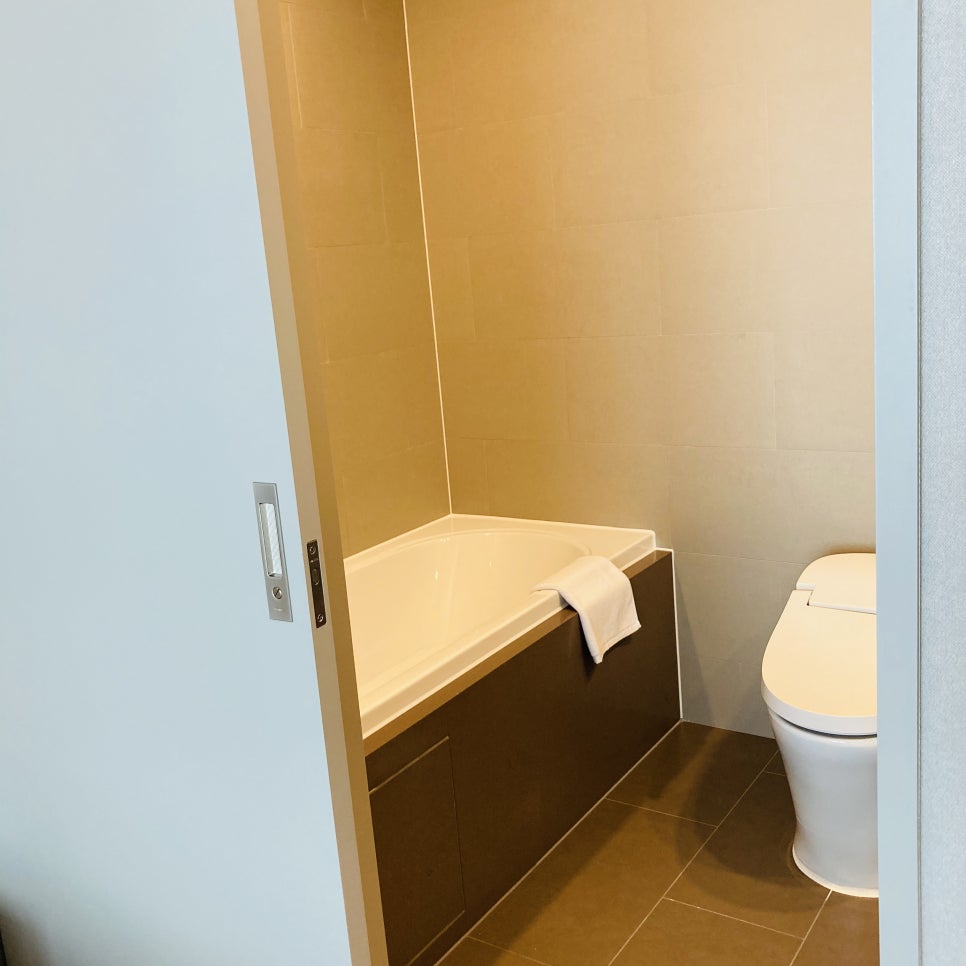 Hanwha Resort Yeosu: Family Ocean View Junior Suite Hotel with Pool in Yeosu Travel Guide photo 6