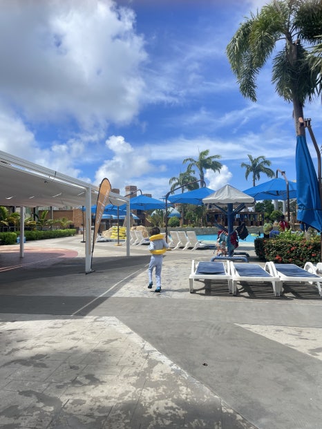 Saipan Family Vacation at Saipan World Resort: Daily Water Park Adventures (Introducing World Resort Jungle Wave) photo 4
