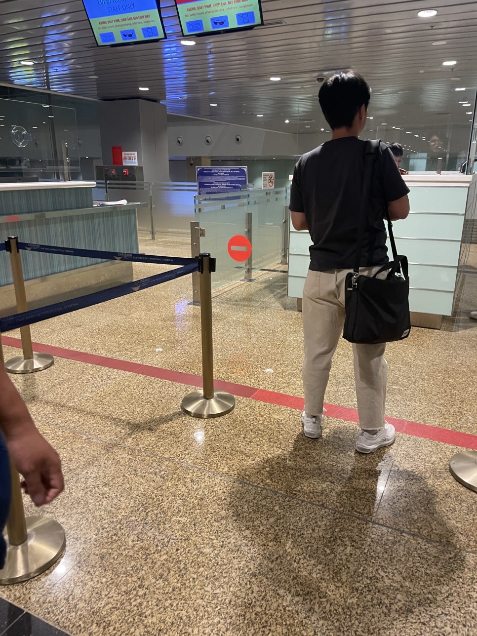 Nha Trang Fast Track Visa Application: Customs Tips and Doctor's Pickup at Cam Ranh Airport photo 7