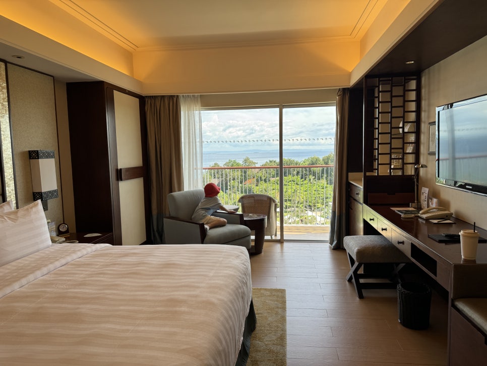 Cebu Shangri-La Mactan Family Trip Review: Pool & Private Beach photo 9