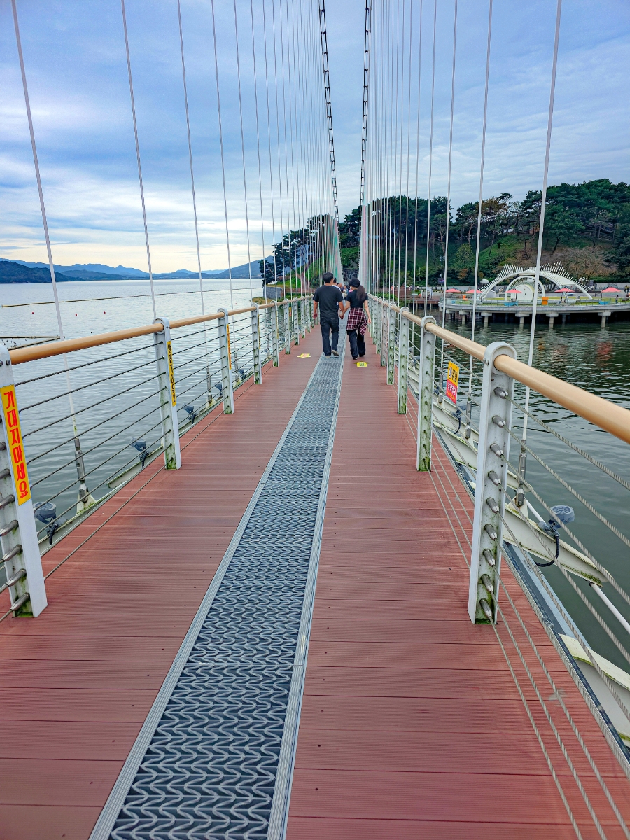 Boryeong Yedang Lake Swing Bridge Musical Fountain Times Boryeong Travel photo 8