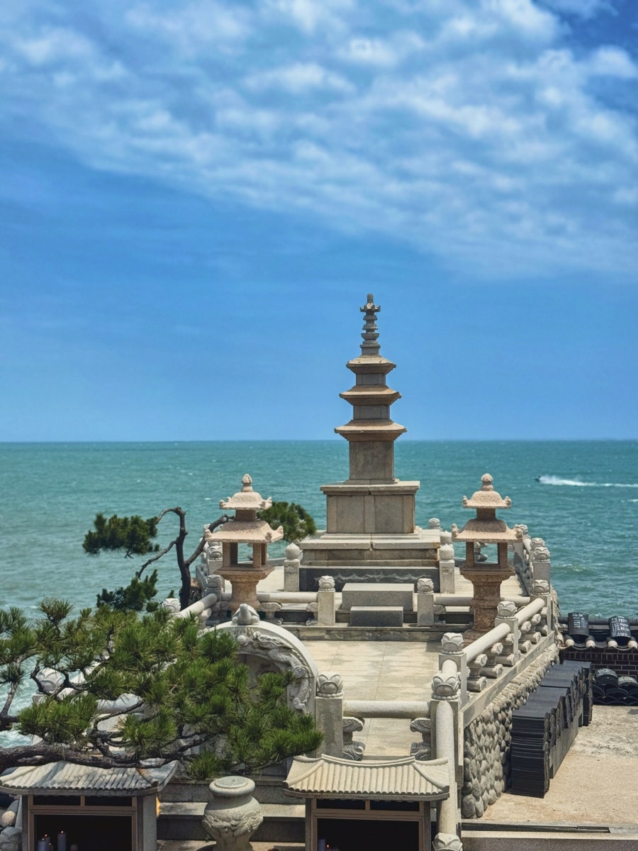 Busan Haedong Yonggungsa Temple: Family Trip Course Worth Visiting in Gijang, Busan photo 3