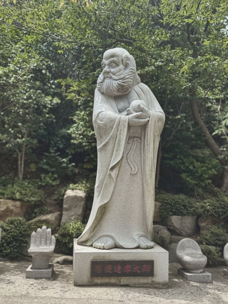 Busan Haedong Yonggungsa Temple: Family Trip Course Worth Visiting in Gijang, Busan photo 12