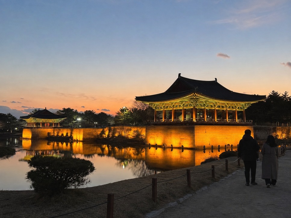Cheomseongdae Observatory at night
