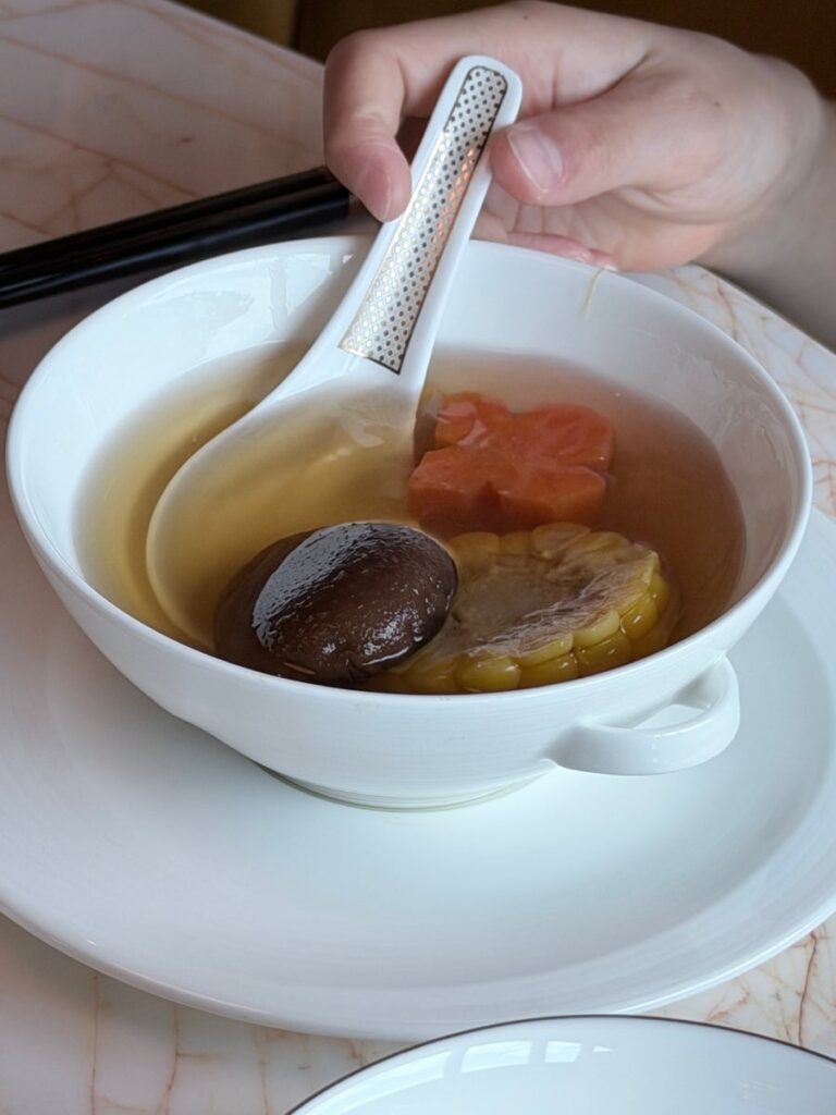 호치민 힐튼 분위기와 서비스: 아이와 함께하기 좋은 완벽한 공간