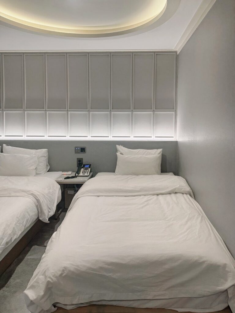 브라운도트 호텔 동송점 엄마 아빠는 퀸, 아이는 슈퍼싱글! 꿀잠 부르는 트윈룸