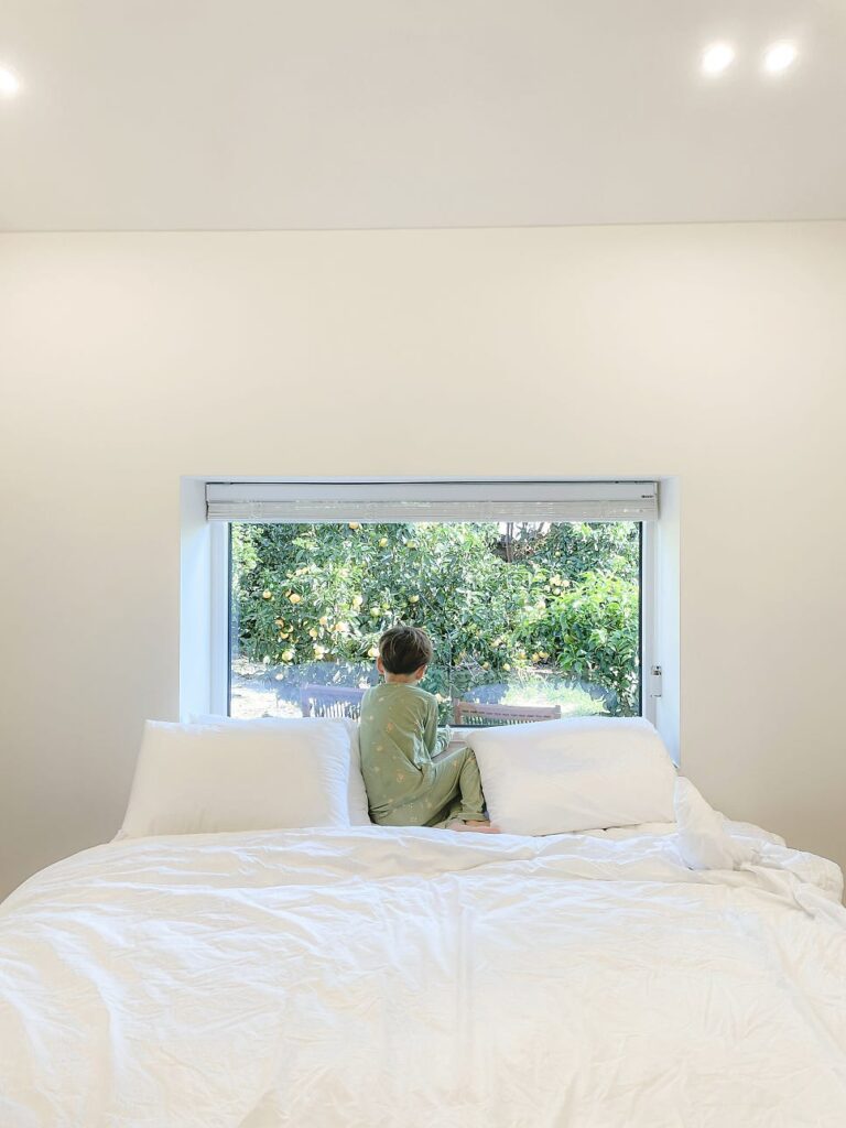 Low bed in the bedroom