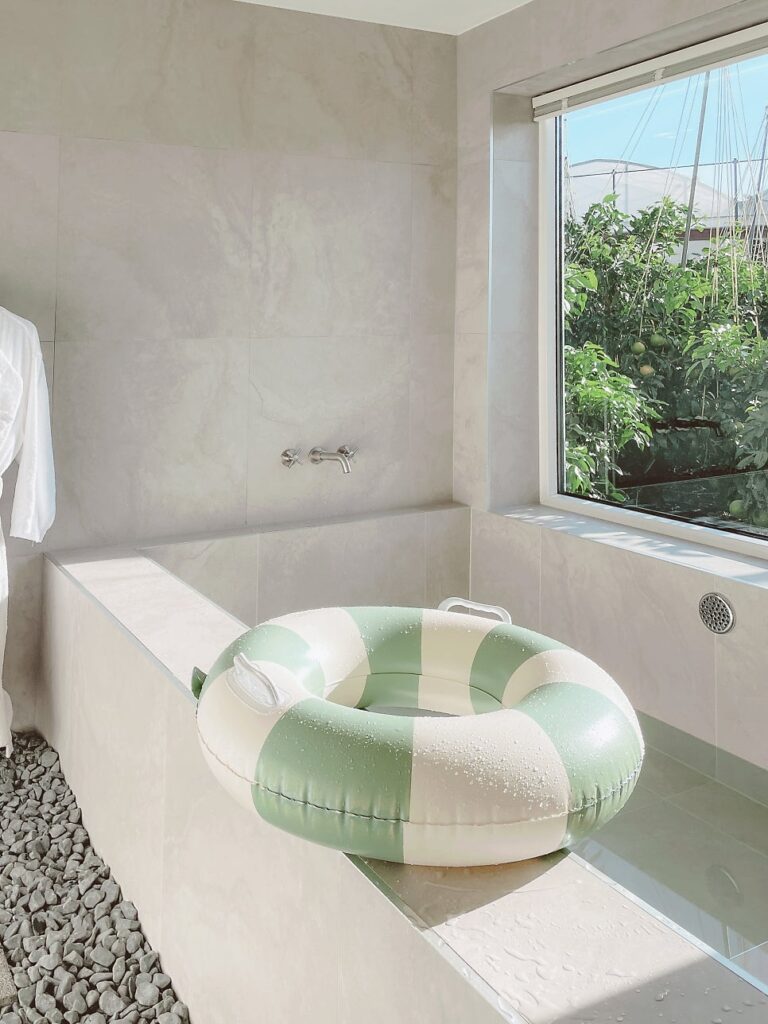Private jacuzzi space