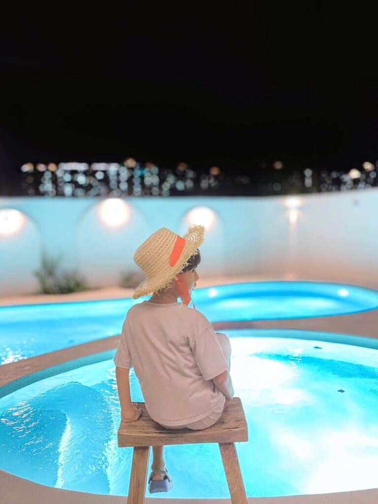 반유 스테이 사계절 내내 즐기는 온수풀과 자쿠지