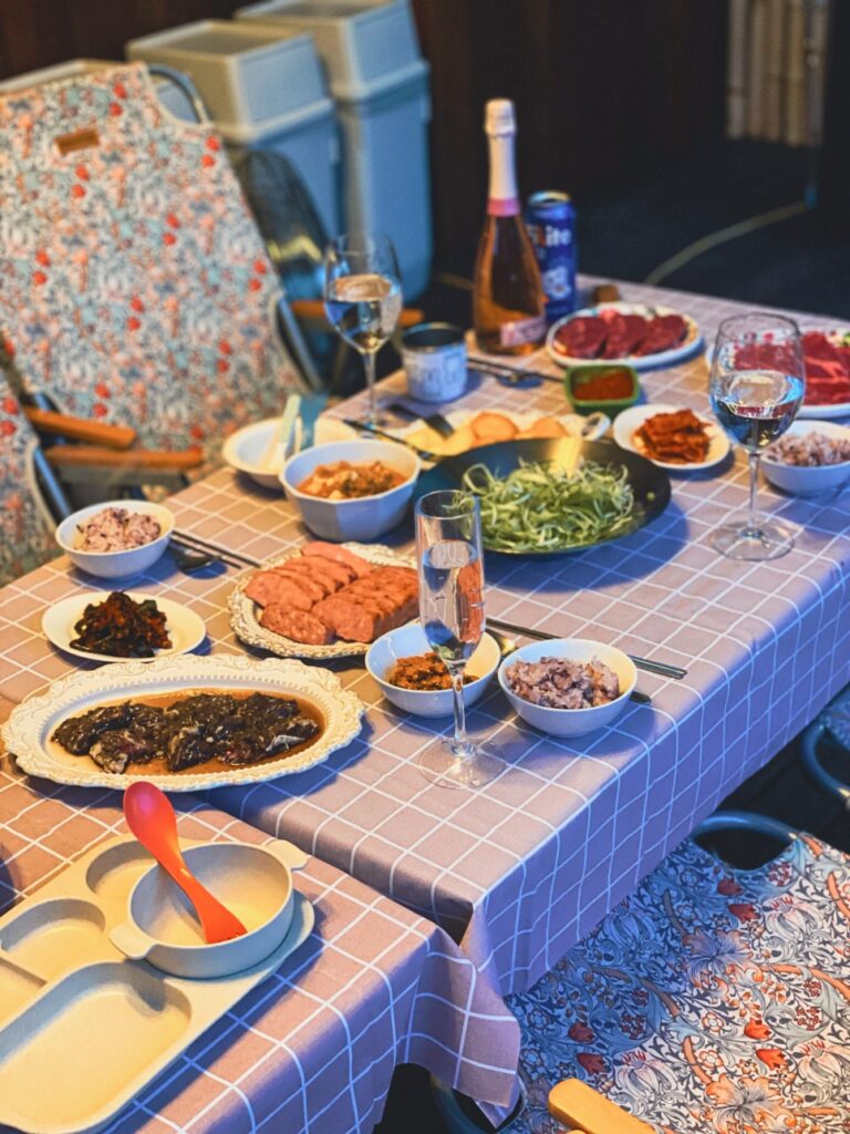 반유 스테이 완벽한 주방과 감성 가득한 다이닝 공간