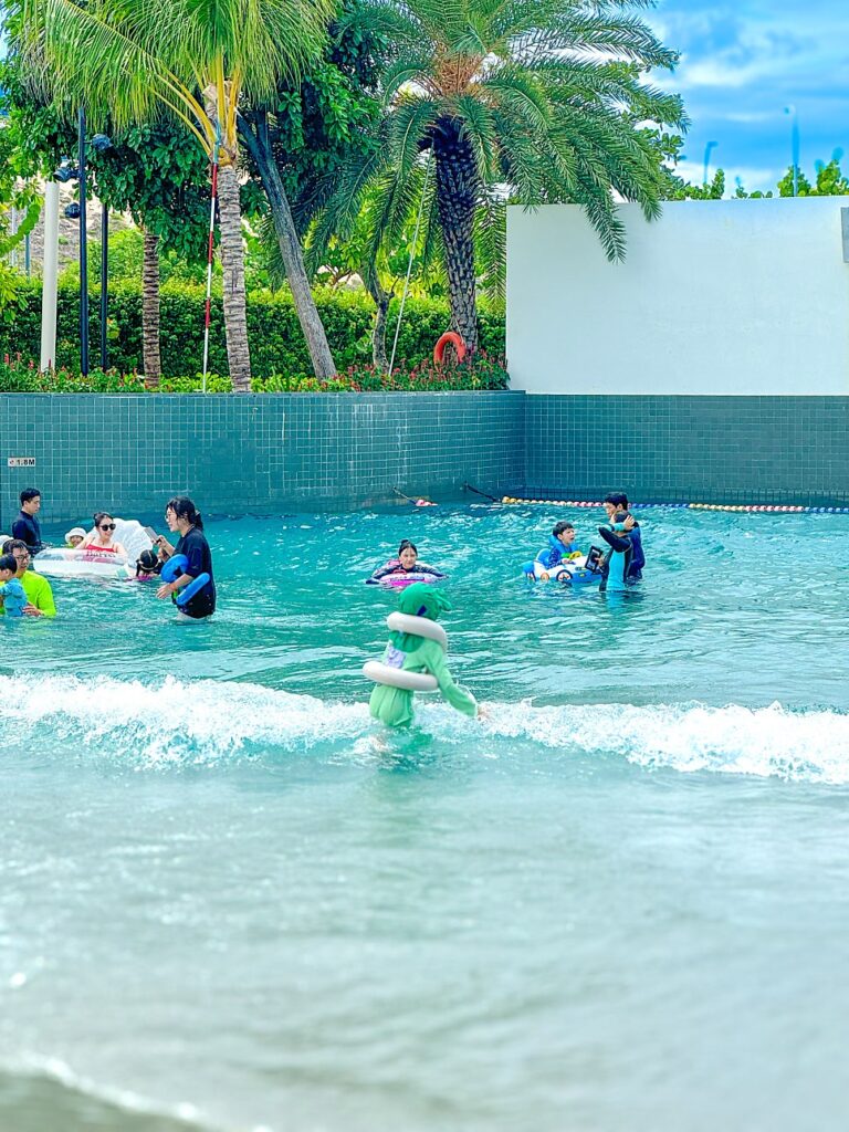 Lazy river