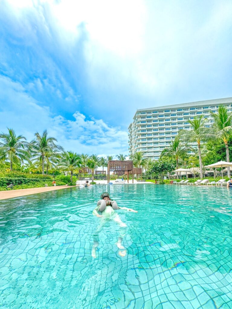 Pool with kids' zone