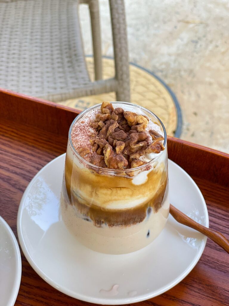 Coffee and dessert