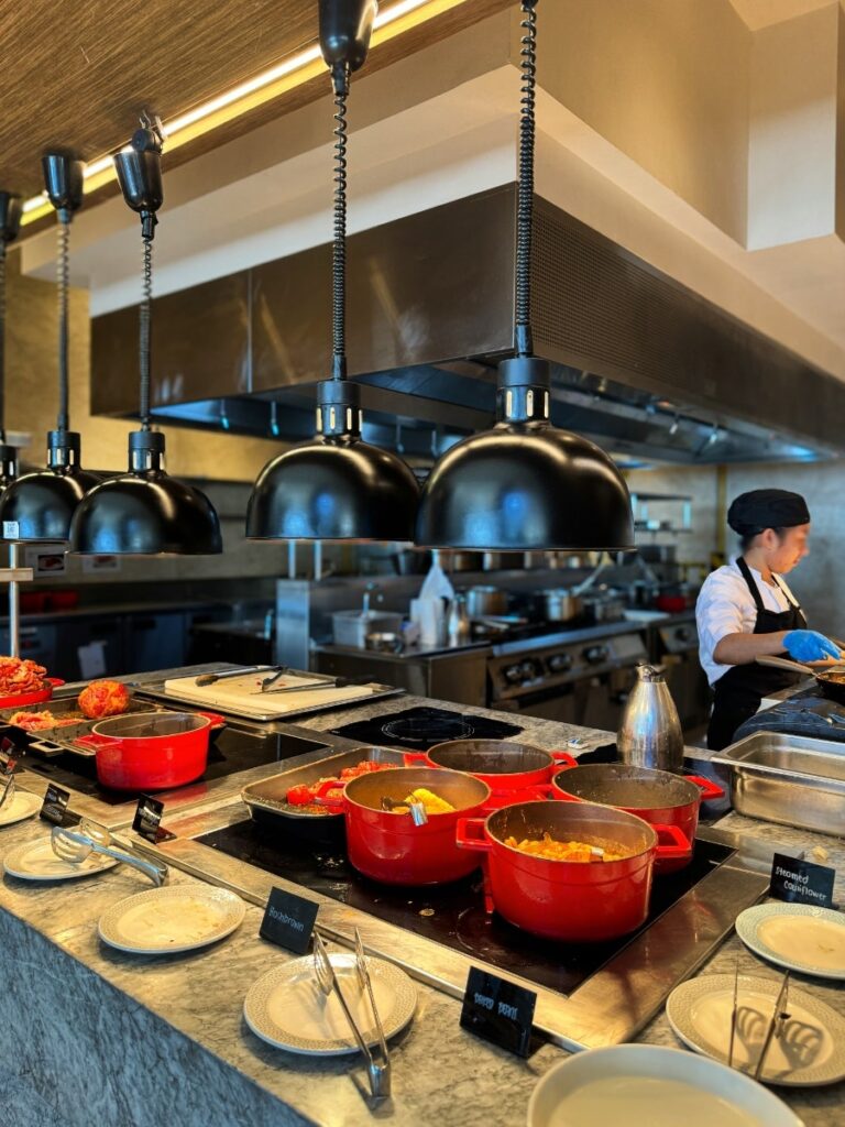 Buffet dishes
