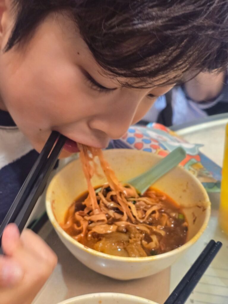 카우키 카우키, 왜 그렇게 인기가 많을까?