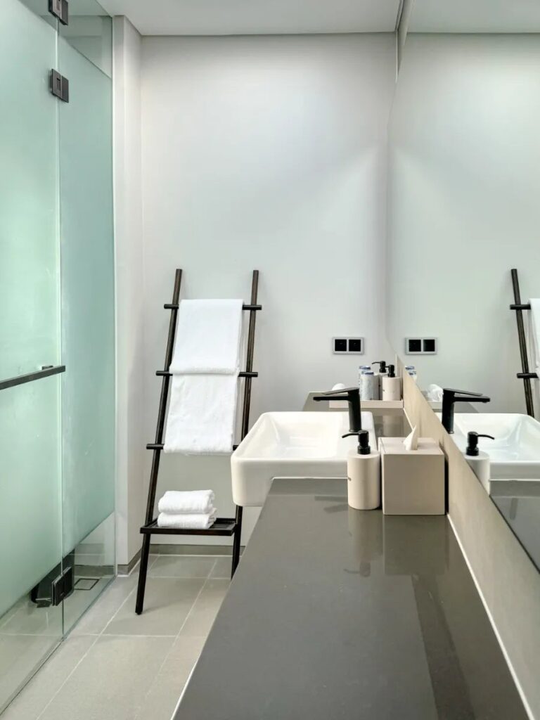Bathtub