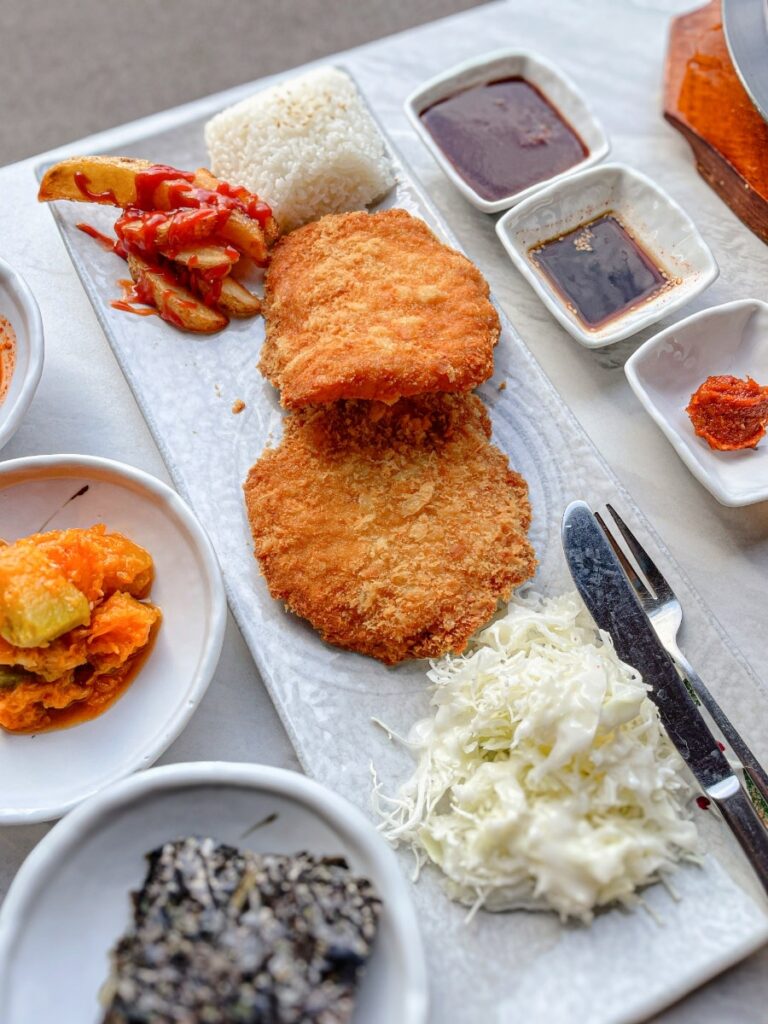 고등어쌈밥 중문고등어쌈밥을 현지인들이 추천하는 이유, 밥도 맛있고 뷰도 예쁜 곳