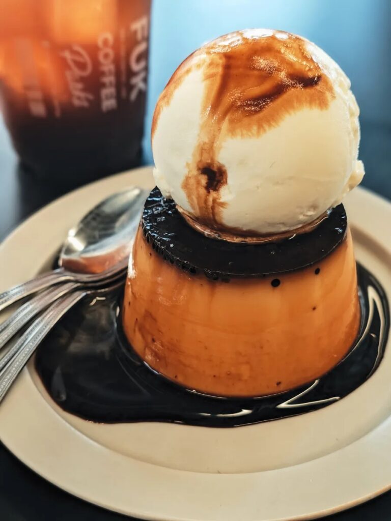 훅커피 놓칠 수 없는 시그니처 푸딩 (후쿠오카 푸딩 맛집)